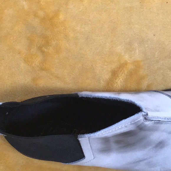 🆕 FREE PEOPLE Distressed Leather White Ankle Boots 1.75” Heel - Picture 10 of 11